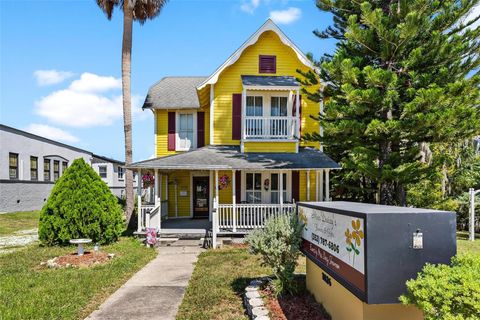 Photo of 1024 W Main Street, Leesburg, FL 34748 (MLS # G5102105)