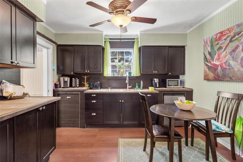 Tiny photo for 1024 W Main Street, Leesburg, FL 34748 (MLS # G5102105)