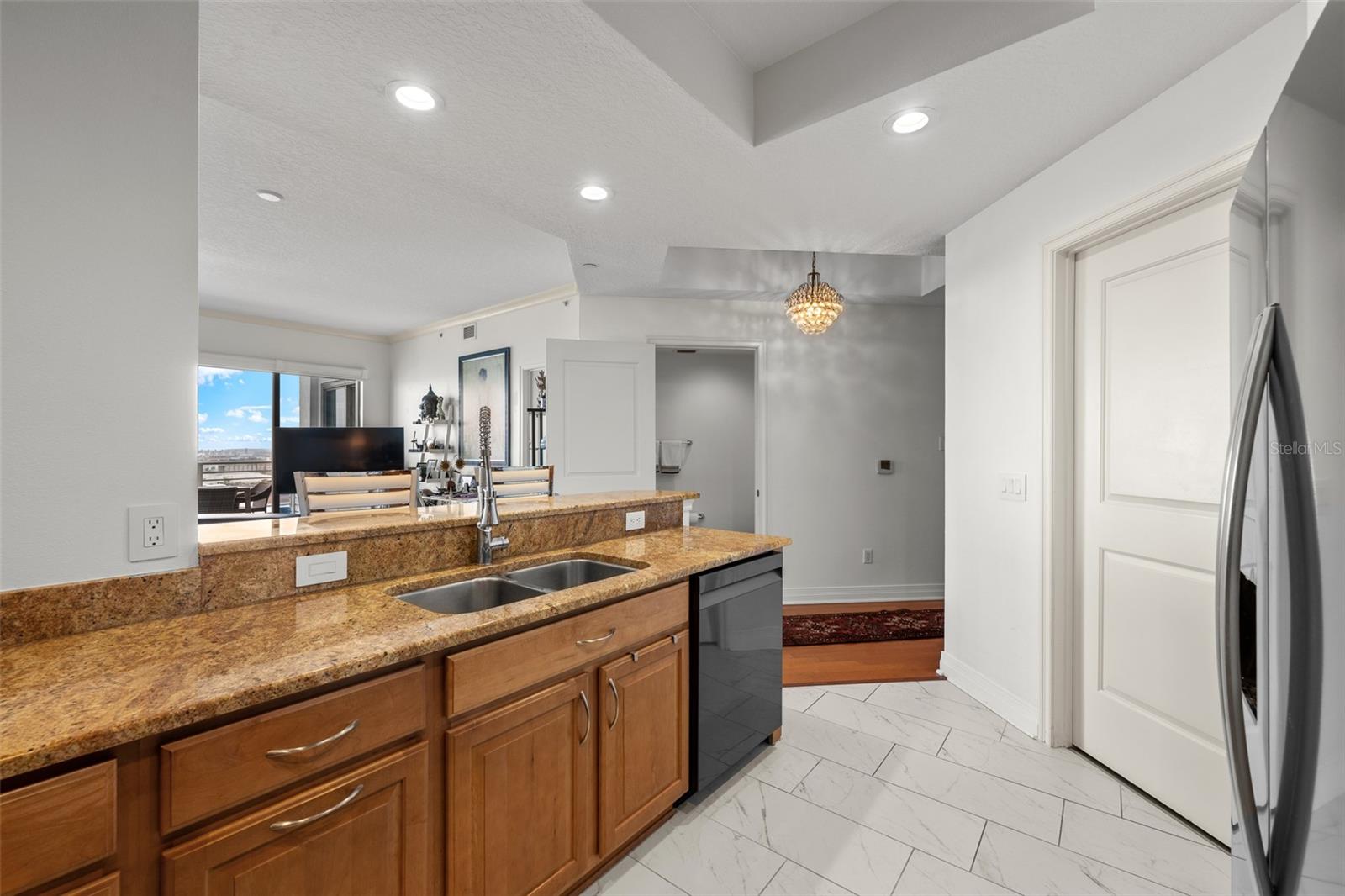 TOWERS OF CHANNELSIDE CONDOMIN - Residential