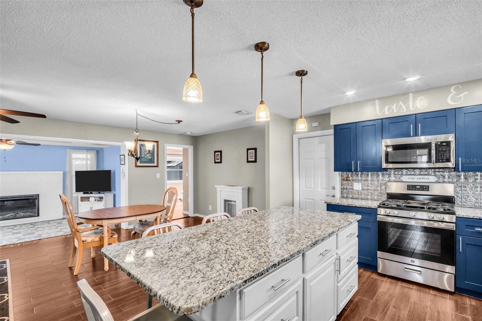 WILLIAMSDALE SQUARE 3RD ADD - Residential