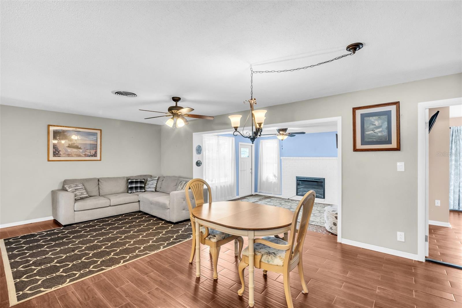 WILLIAMSDALE SQUARE 3RD ADD - Residential
