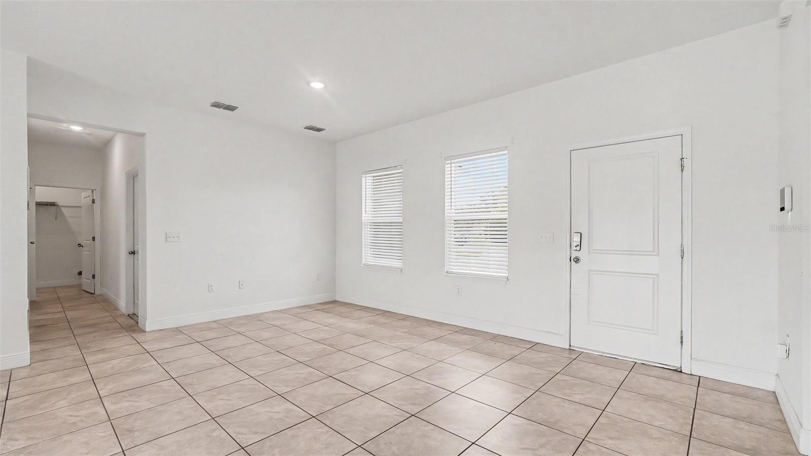 MARION OAKS UN 01 - Residential