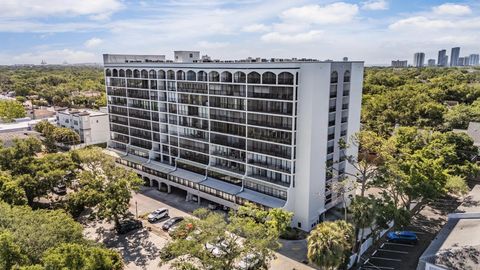 Photo of 3211 W Swann Avenue #707, Tampa, FL 33609 (MLS # TB8498667)