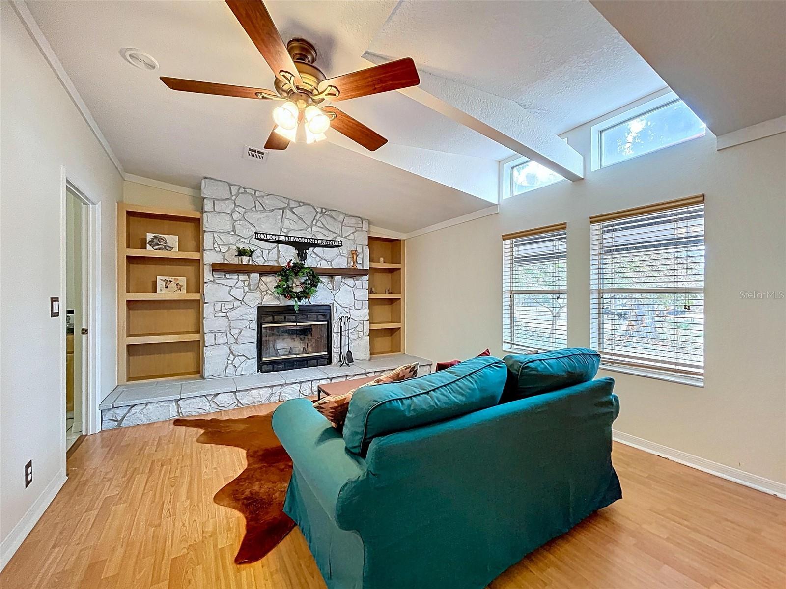 LONESOME AREA - Residential