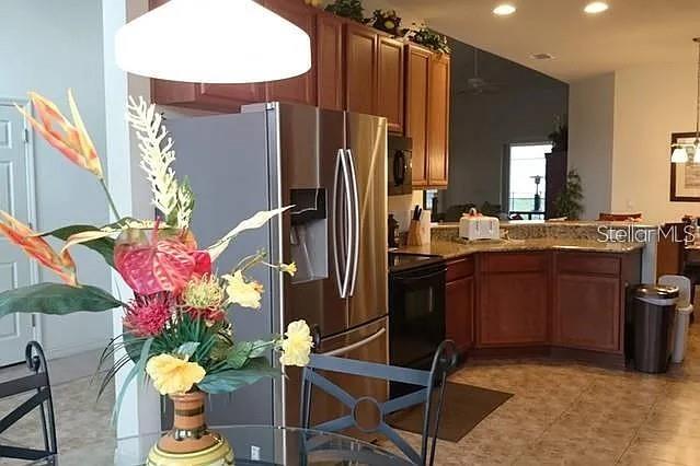 CRYSTAL COVE RESORT - Residential Lease