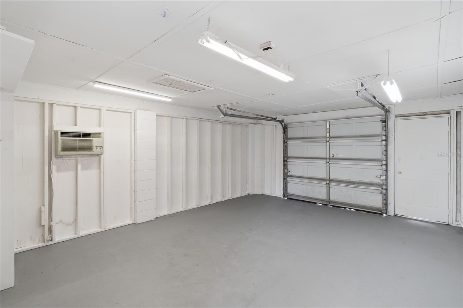 DELTONA LAKES UNIT 32 - Residential