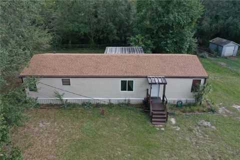 A home in LAKE WALES