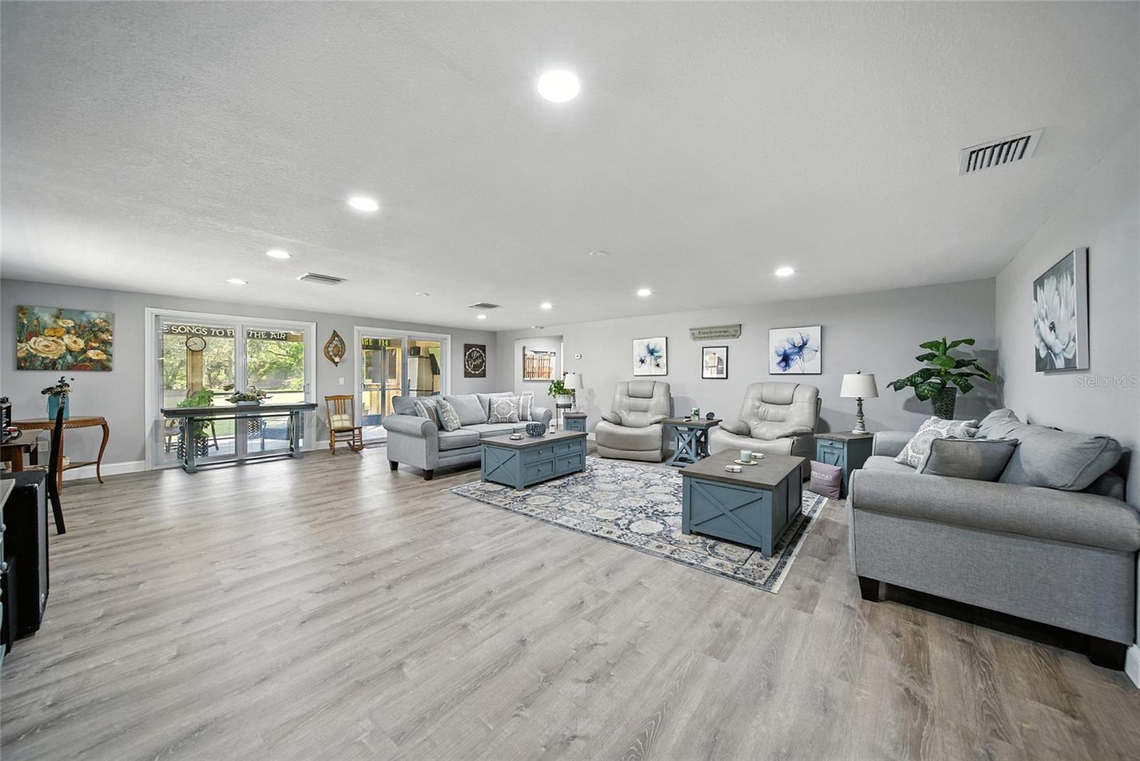 8248 TANGLEWOOD DRIVE