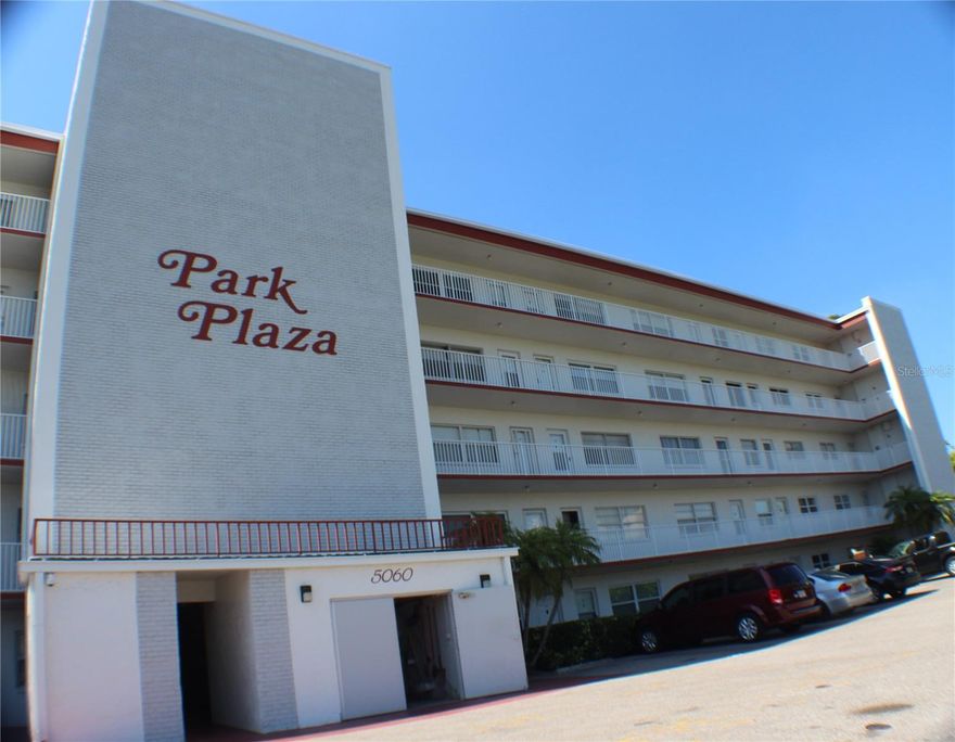 For rent: Spacious 2 bedroom, 1 bath condo located on the 4th floor of a well-maintained building with the convenience of an elevator. This move-in ready Condo features a bright and open layout with plenty of natural light, a comfortable living and dining area, and a functional kitchen with ample cabinet space. Both bedrooms are generously sized, offering flexibility for a guest room, home office, or additional storage. The bathroom is well-kept and designed for ease of use.
The condo is situated in a quiet community, providing peace of mind with secure entry and easy access to the elevator, making daily living simple and convenient. Its 4th-floor location offers added privacy and pleasant views. Move-in ready, this Condo is perfect for someone looking for a clean, well-cared-for space that is immediately available.
Close to shopping, dining, and local amenities, this condo provides both comfort and convenience in one package. Ideal for long-term renters who want a welcoming and low-maintenance home.