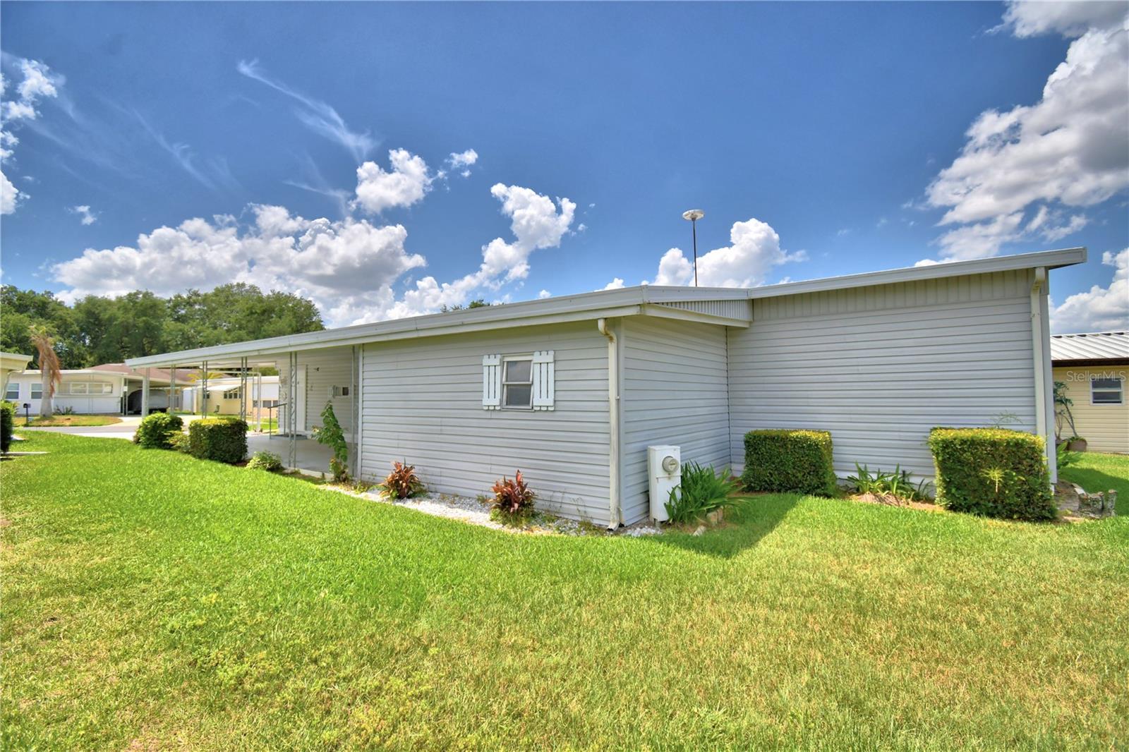 ARIANA SHORES MHP - Residential
