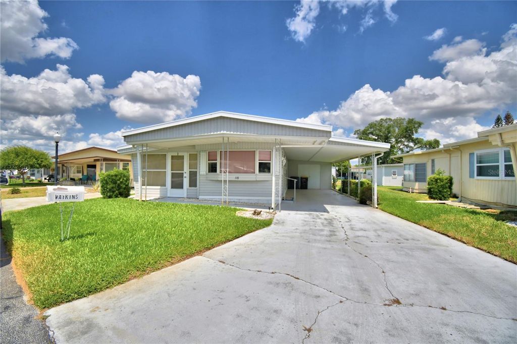 Photo of 118 Paradise Lane, Auburndale, FL 33823 (MLS # P4938757)