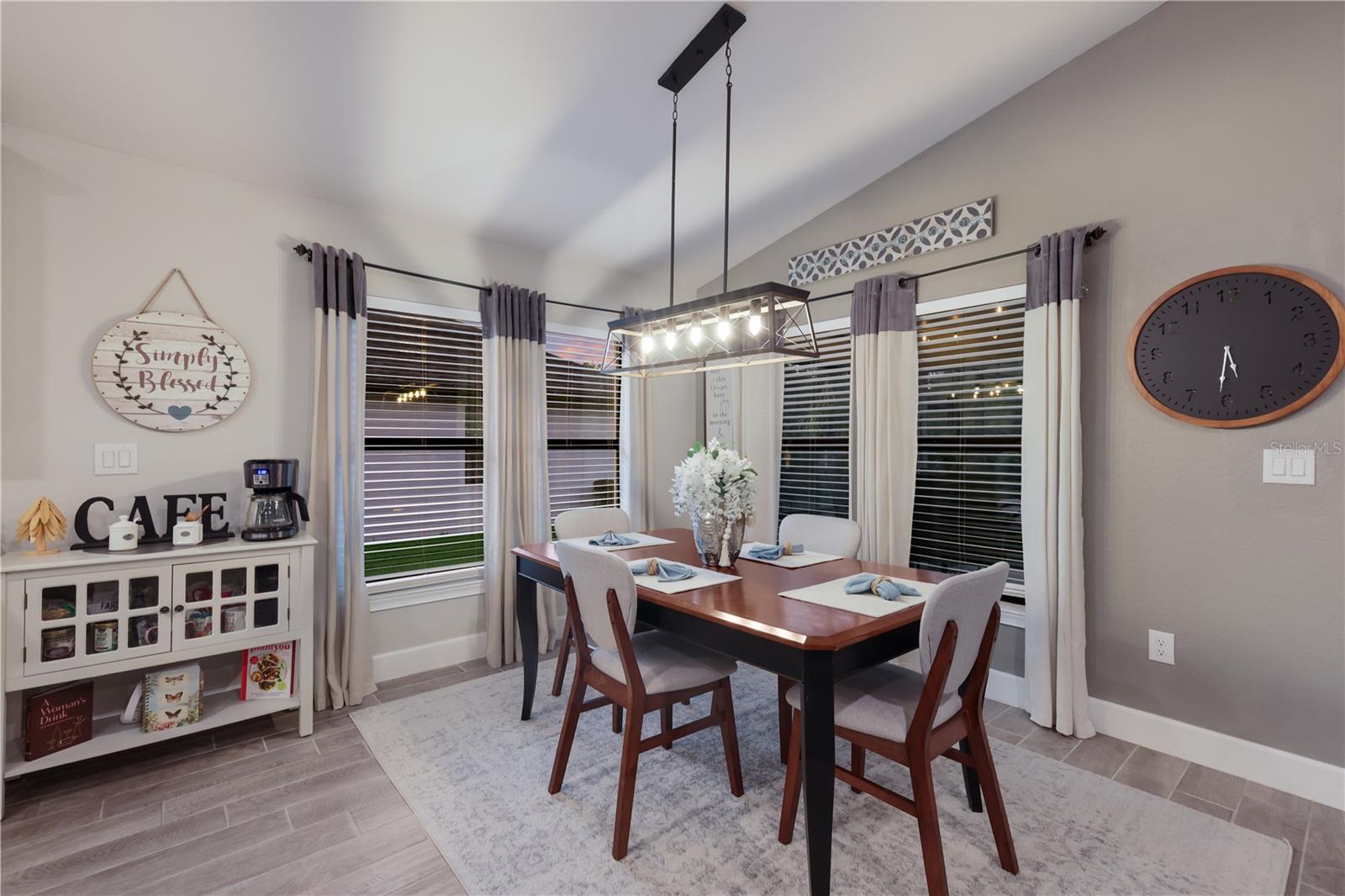 GRAND OAK PRESERVE FKA THE PONDS - Residential