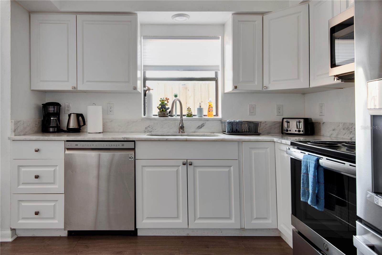 YEARWOOD-WADFORD-HAMILTON ADD TO LARGO - Residential