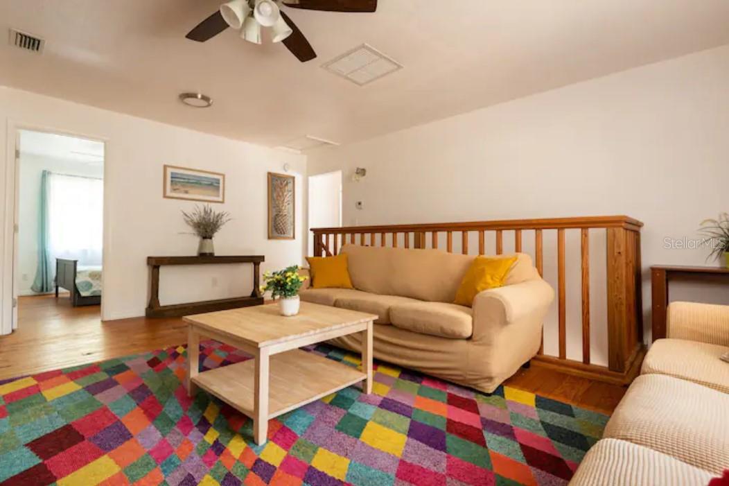 YEARWOOD-WADFORD-HAMILTON ADD TO LARGO - Residential