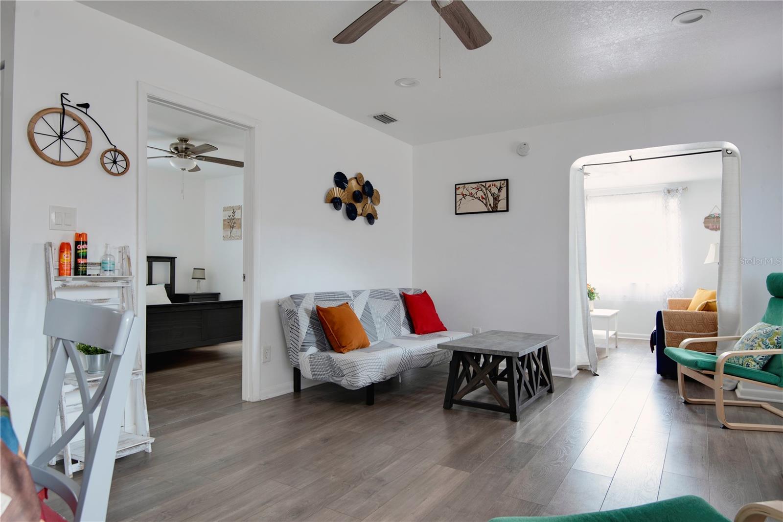 YEARWOOD-WADFORD-HAMILTON ADD TO LARGO - Residential