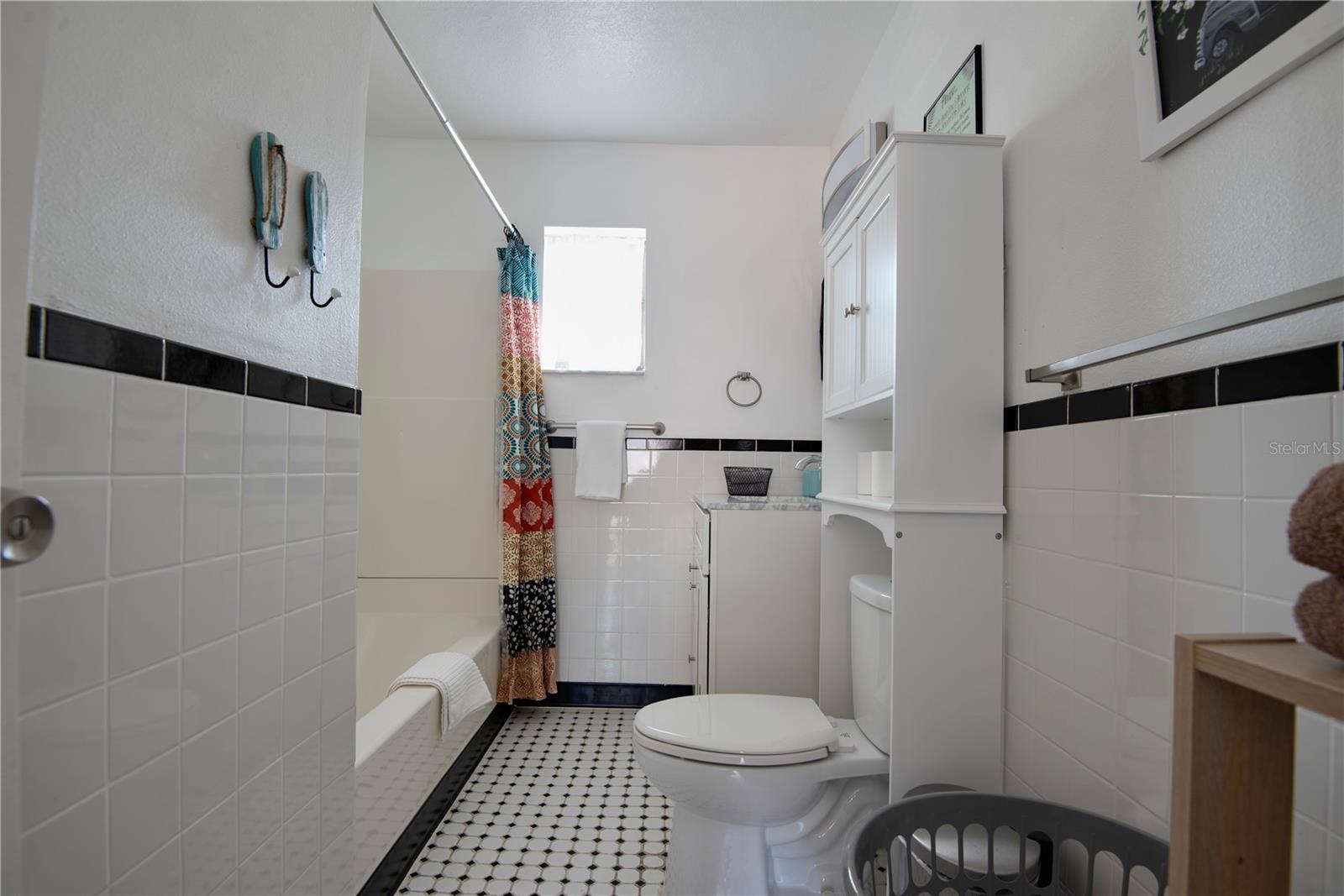 YEARWOOD-WADFORD-HAMILTON ADD TO LARGO - Residential