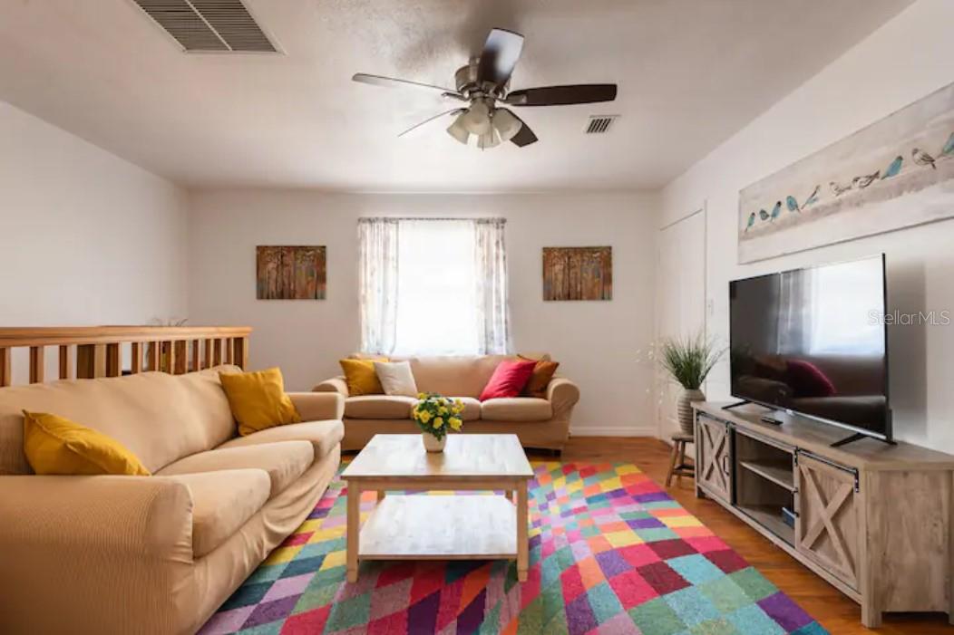 YEARWOOD-WADFORD-HAMILTON ADD TO LARGO - Residential