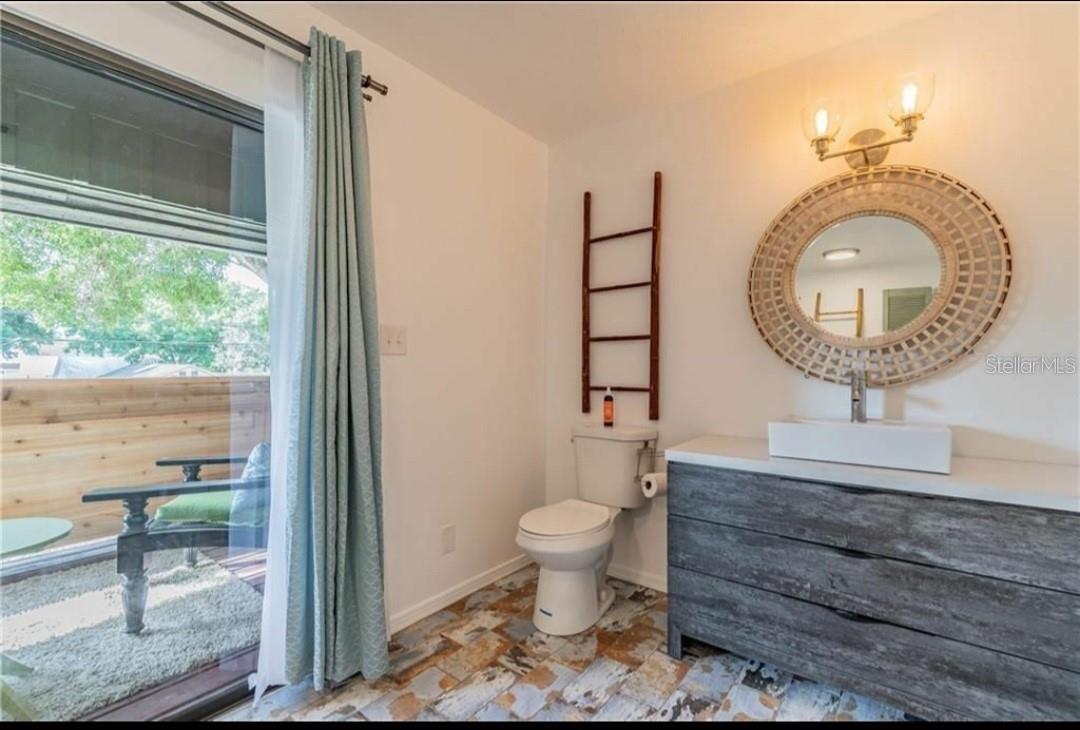 YEARWOOD-WADFORD-HAMILTON ADD TO LARGO - Residential