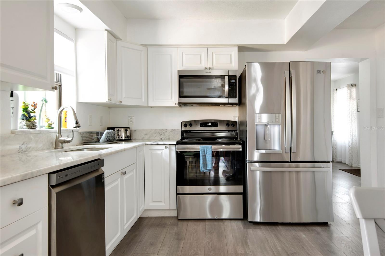 YEARWOOD-WADFORD-HAMILTON ADD TO LARGO - Residential