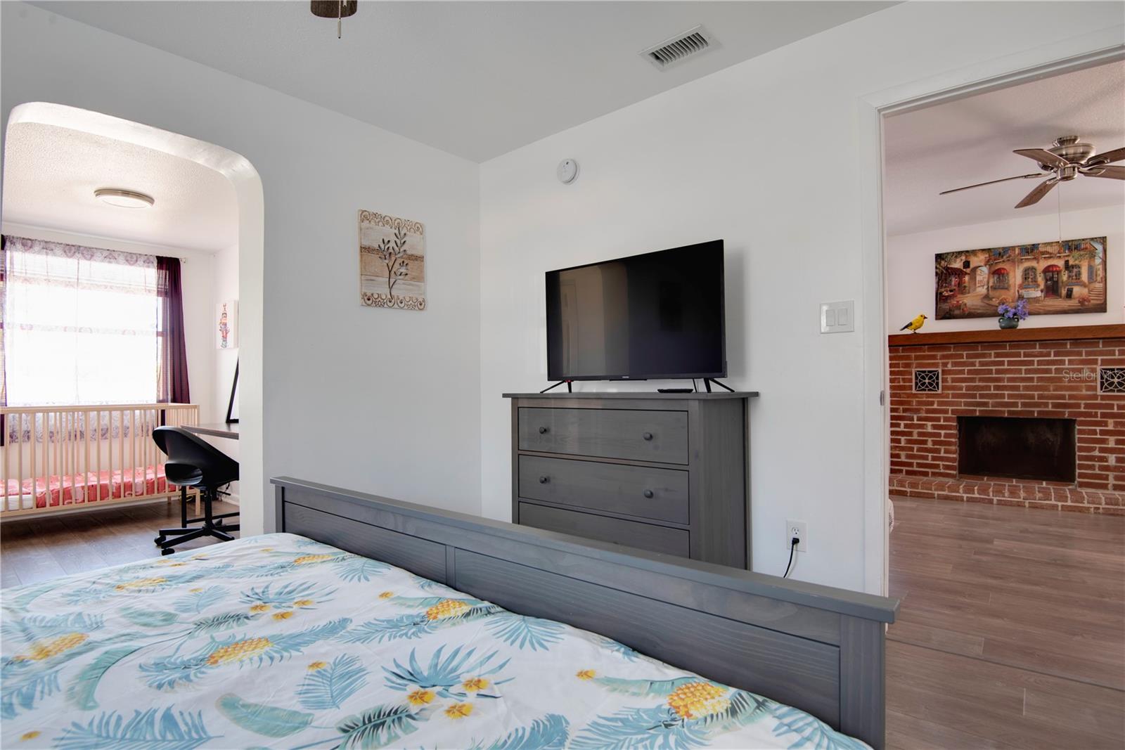 YEARWOOD-WADFORD-HAMILTON ADD TO LARGO - Residential