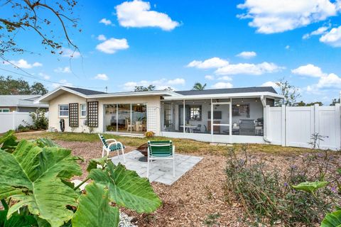 A home in SEMINOLE