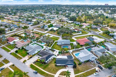 A home in SEMINOLE