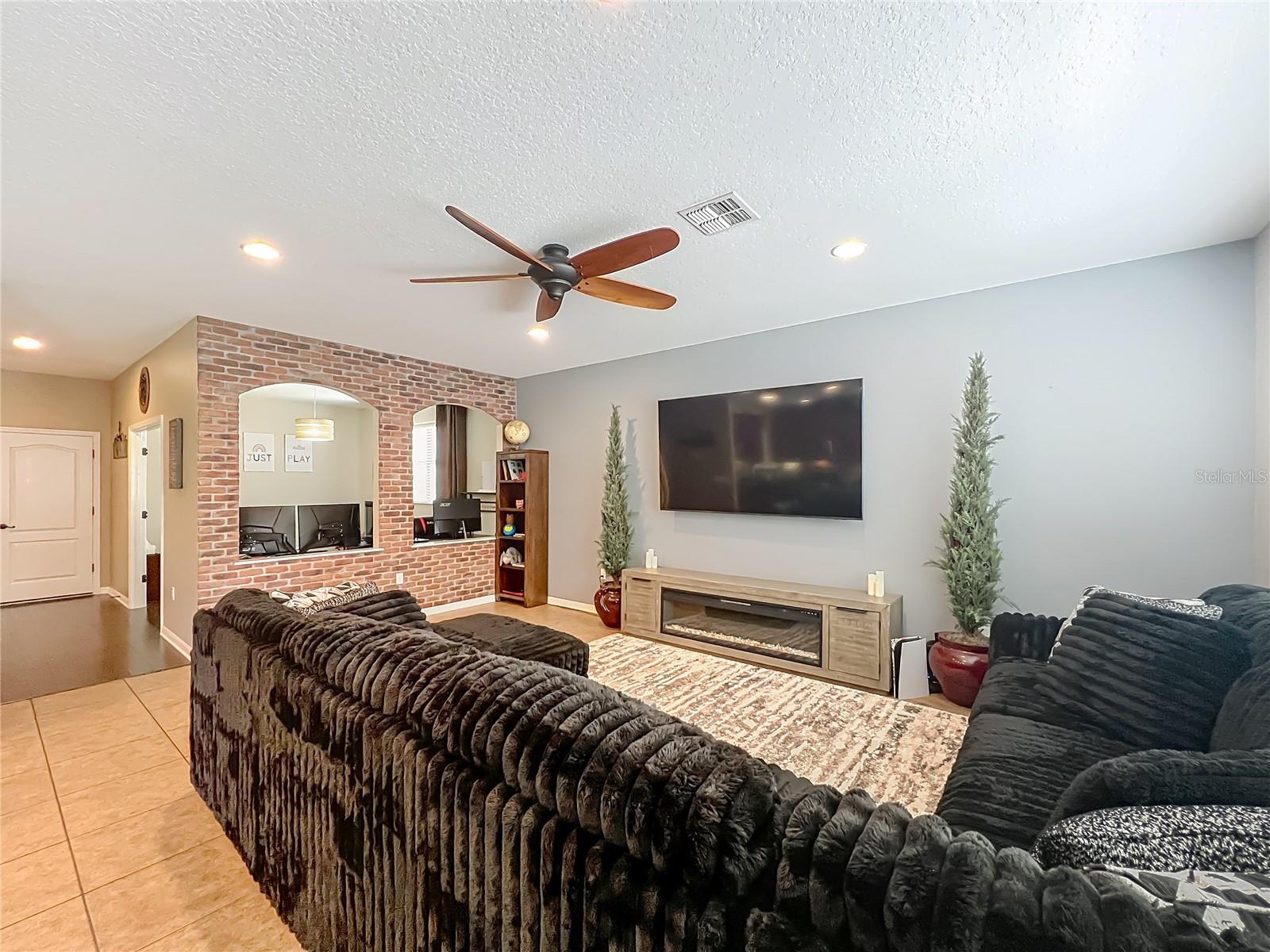 TIERRA BELLA SUB - Residential