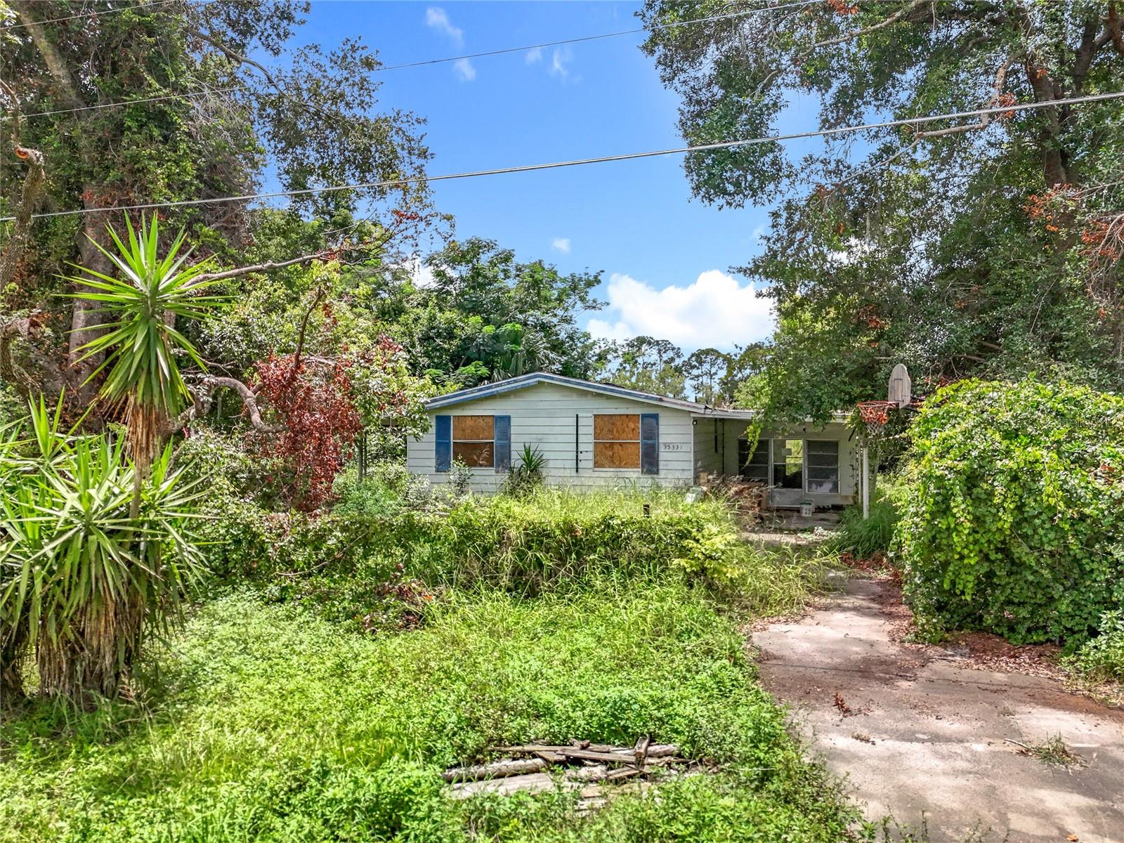 This 3-bedroom, 2-bath mobile home offers a spacious layout with a large living room, separate family room, and a roomy kitchen with a breakfast bar and dining area.
No lot rent and no HOA!
Conveniently located near shopping, medical centers, entertainment, and highways.
Perfect for a new homeowner or investor — don’t miss out! Call today to schedule your showing!