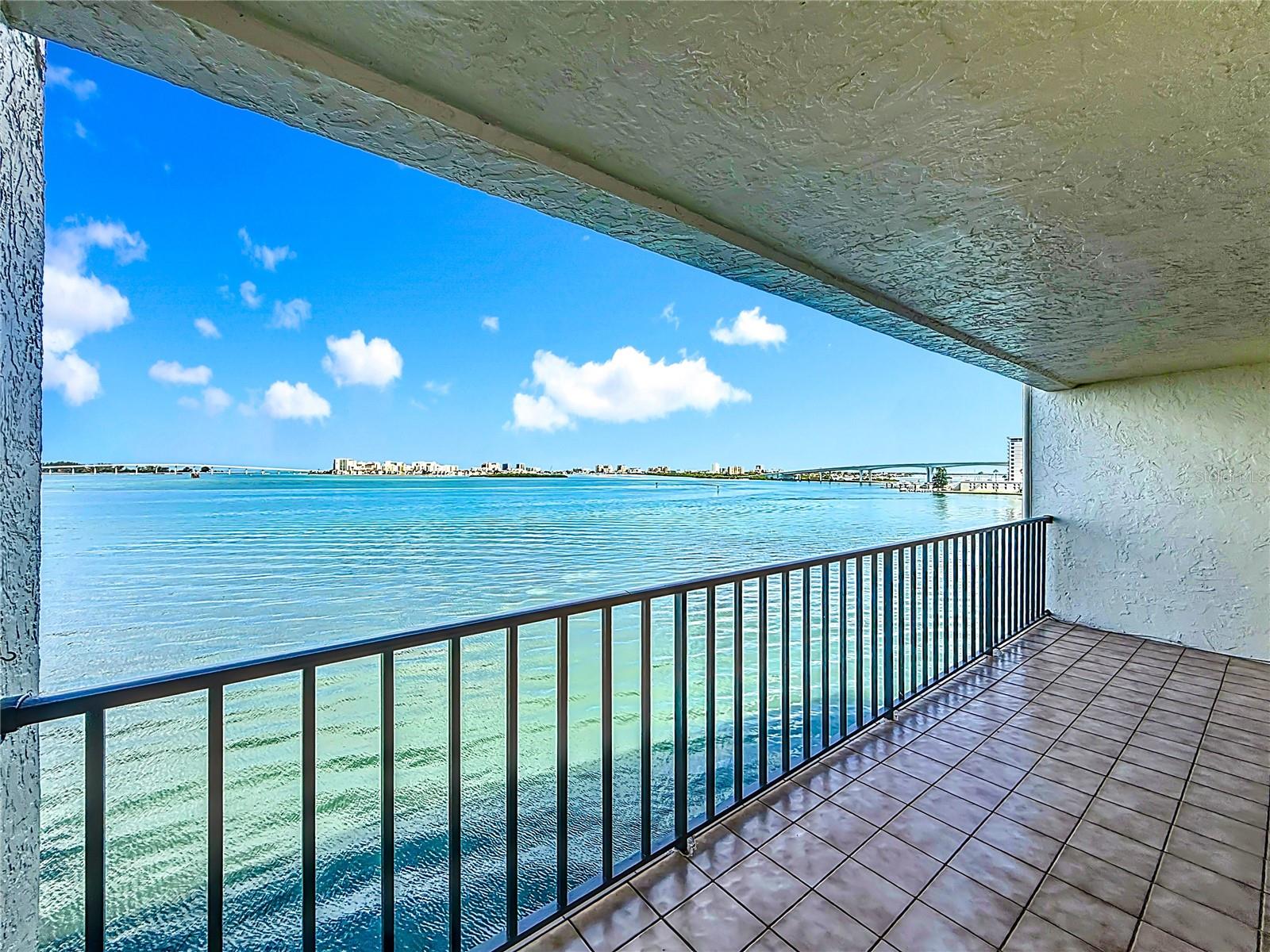 VIEWPOINT-ON-THE-BAY CONDO - Residential