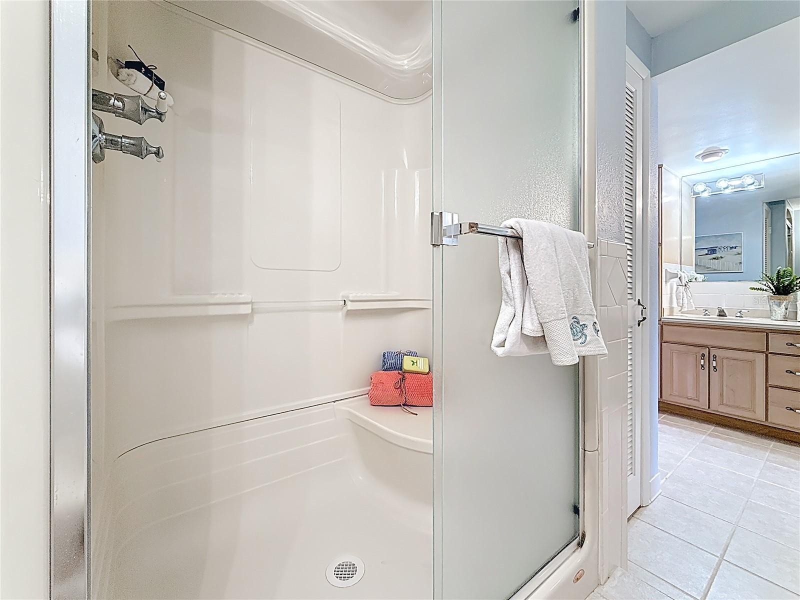 VIEWPOINT-ON-THE-BAY CONDO - Residential