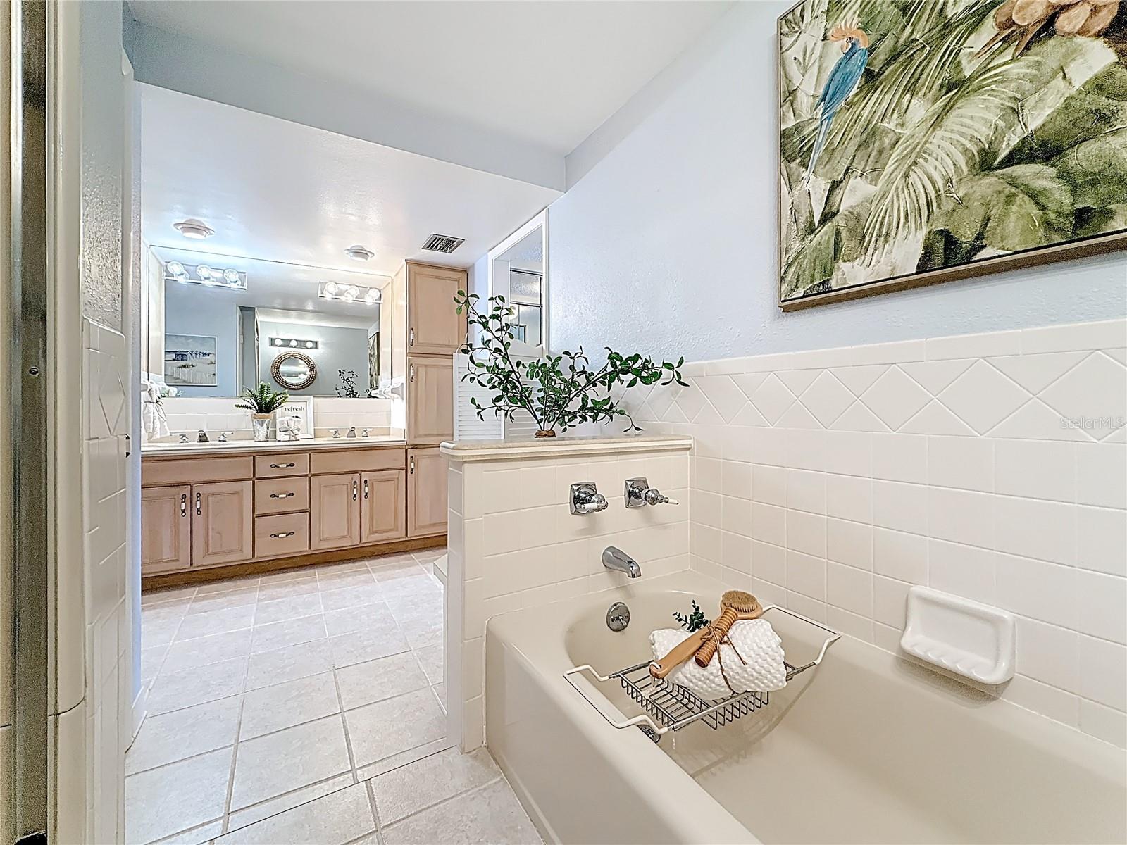 VIEWPOINT-ON-THE-BAY CONDO - Residential