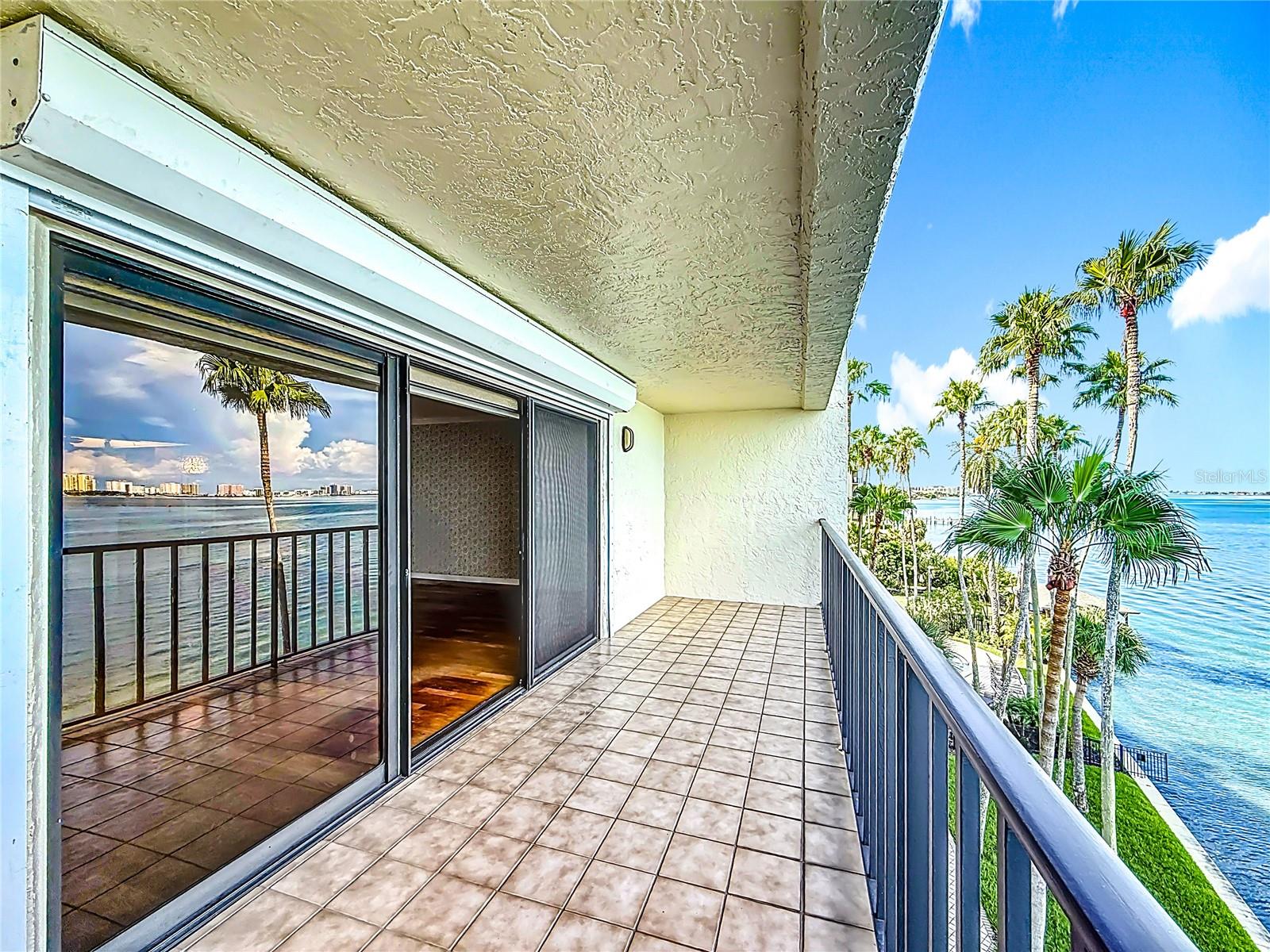 VIEWPOINT-ON-THE-BAY CONDO - Residential