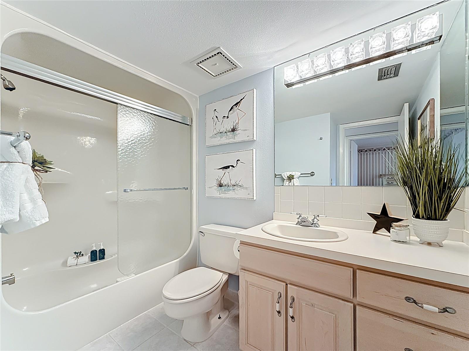 VIEWPOINT-ON-THE-BAY CONDO - Residential