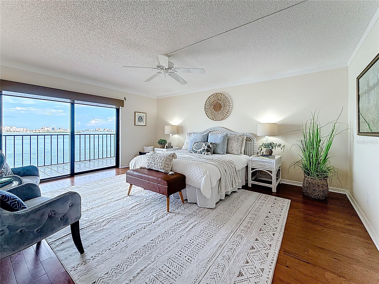 VIEWPOINT-ON-THE-BAY CONDO - Residential