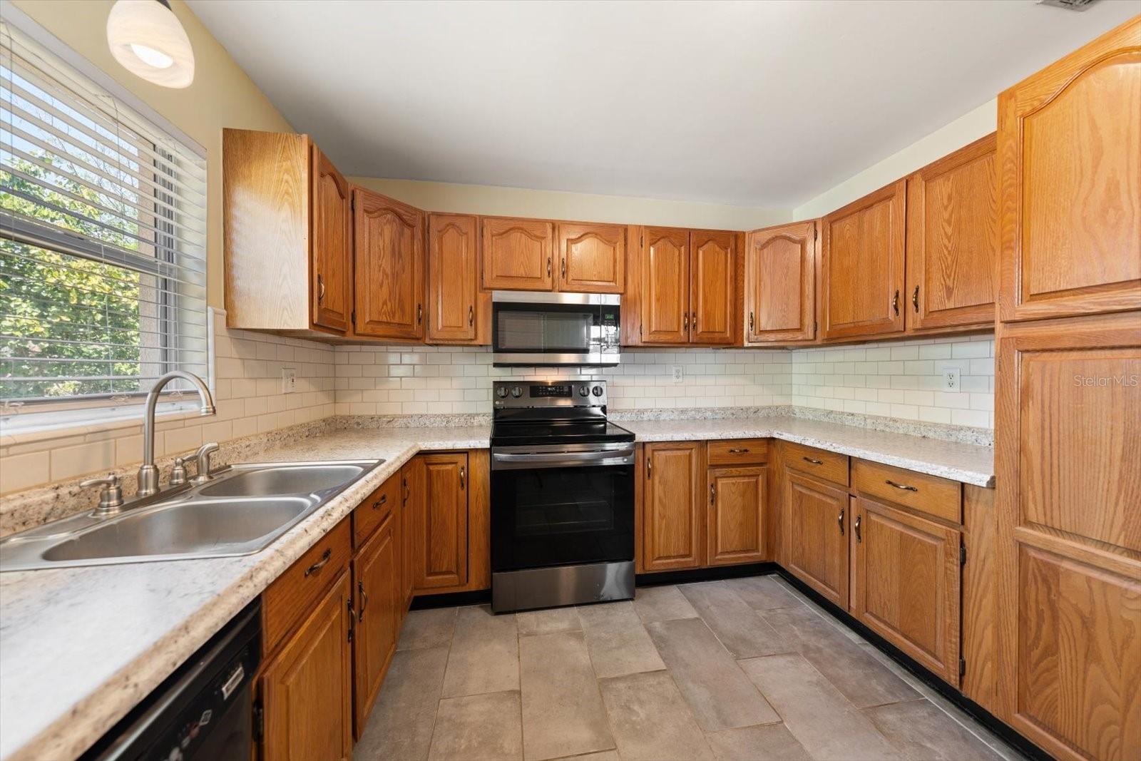 LAKE PEARL ESTATES - Residential