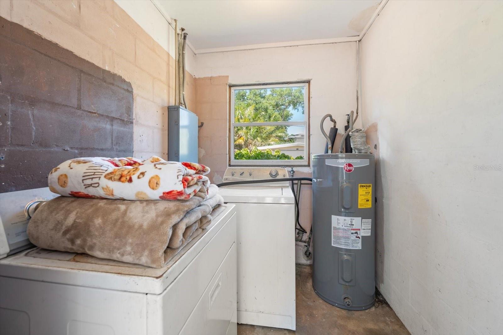 LAKE PEARL ESTATES - Residential