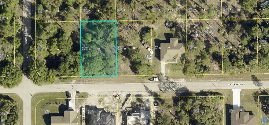 Great lot in Lehigh Acres, perfect to build your dream home! Don't miss out on this growing community.
