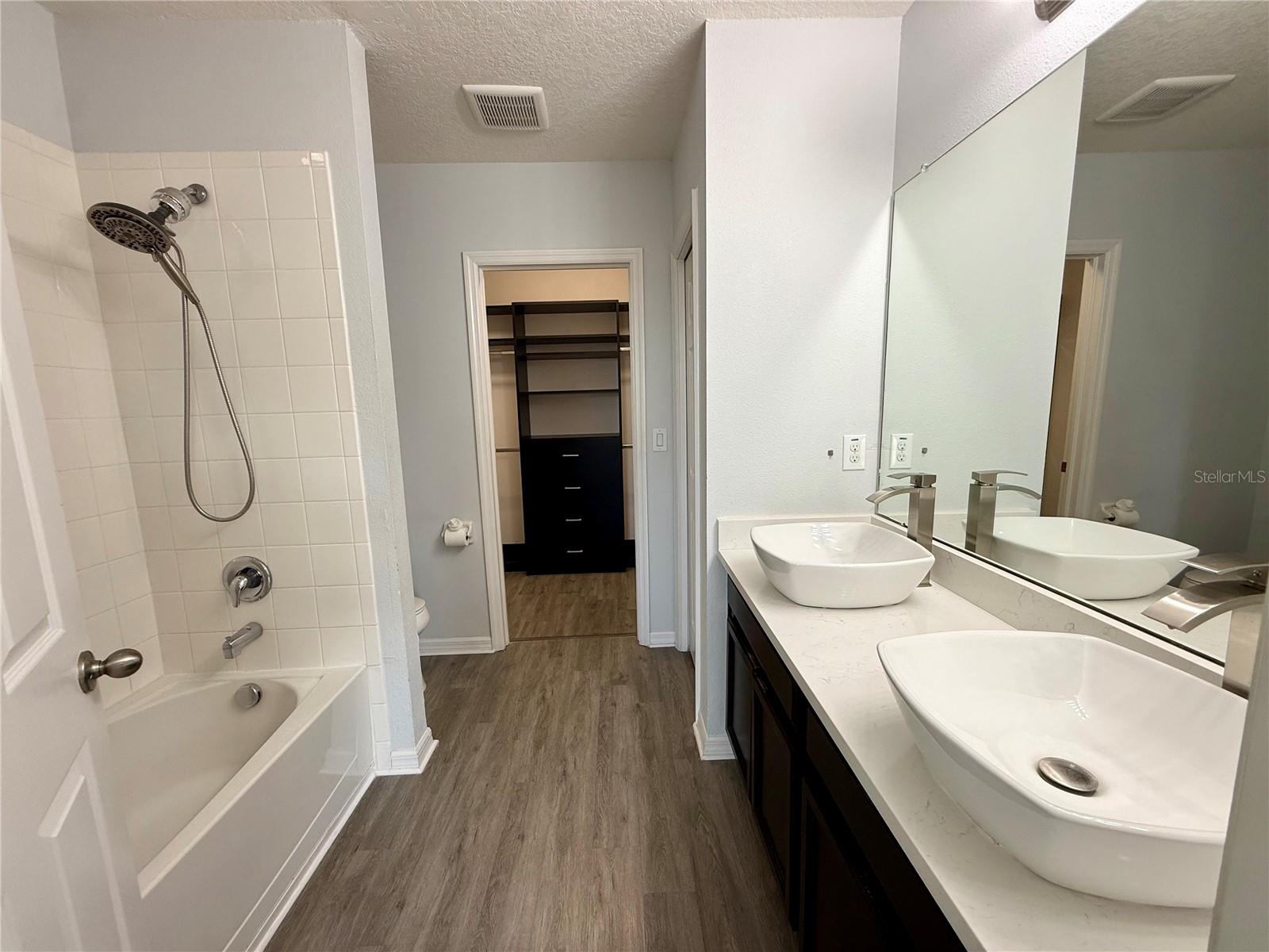 OAK CREEK PRCL 2 UNIT 2A - Residential Lease