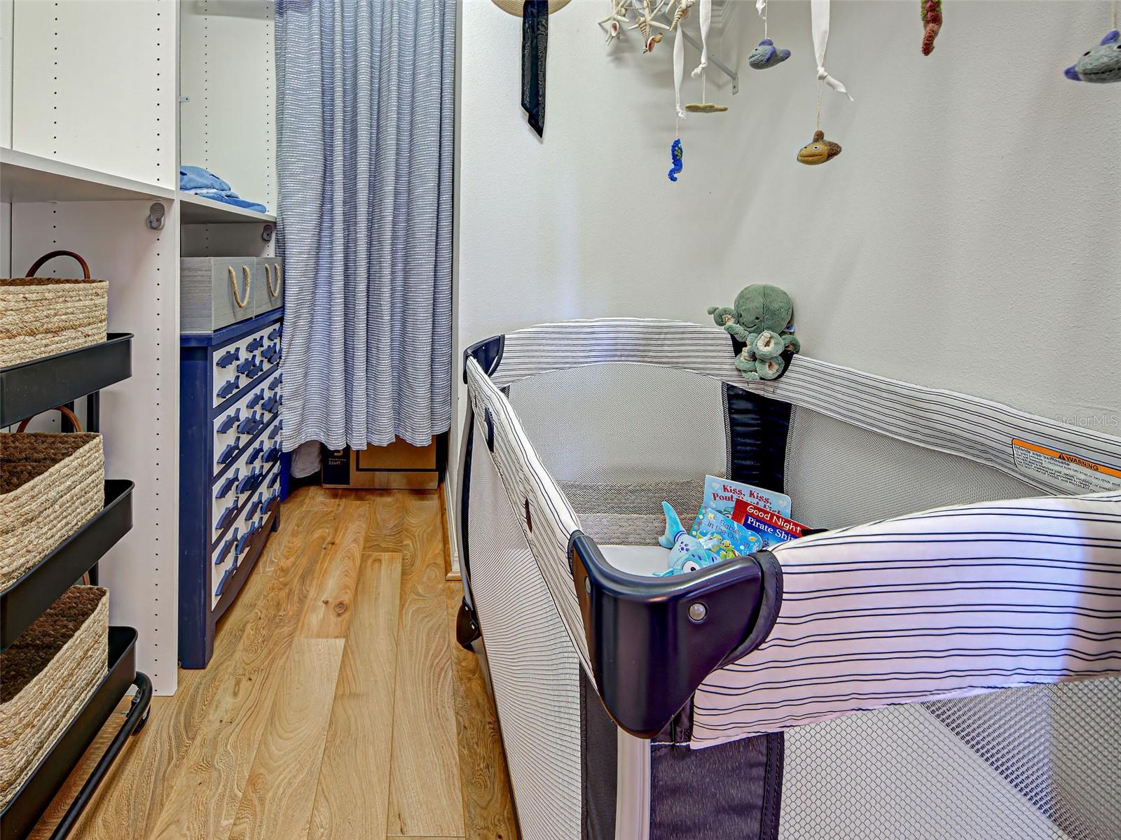 PELICAN POINTE GOLF & COUNTRY CLUB - Residential