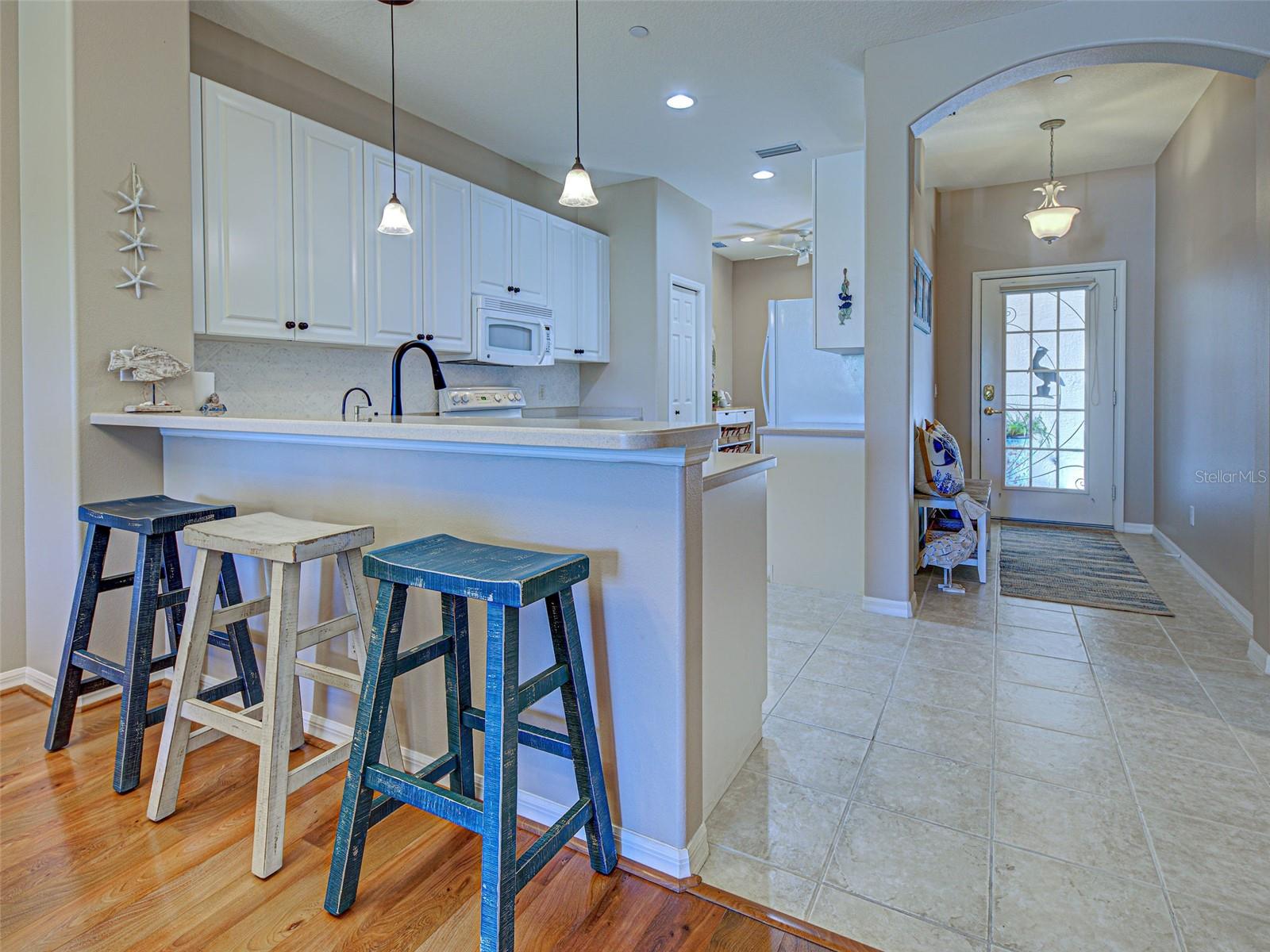 PELICAN POINTE GOLF & COUNTRY CLUB - Residential