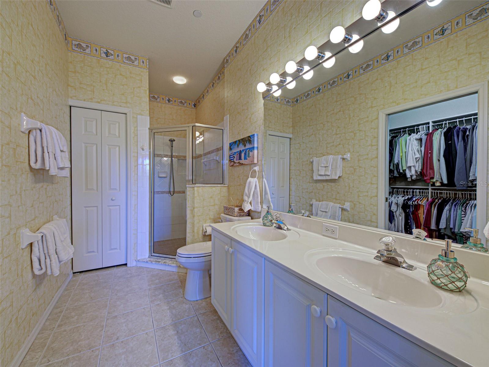 PELICAN POINTE GOLF & COUNTRY CLUB - Residential