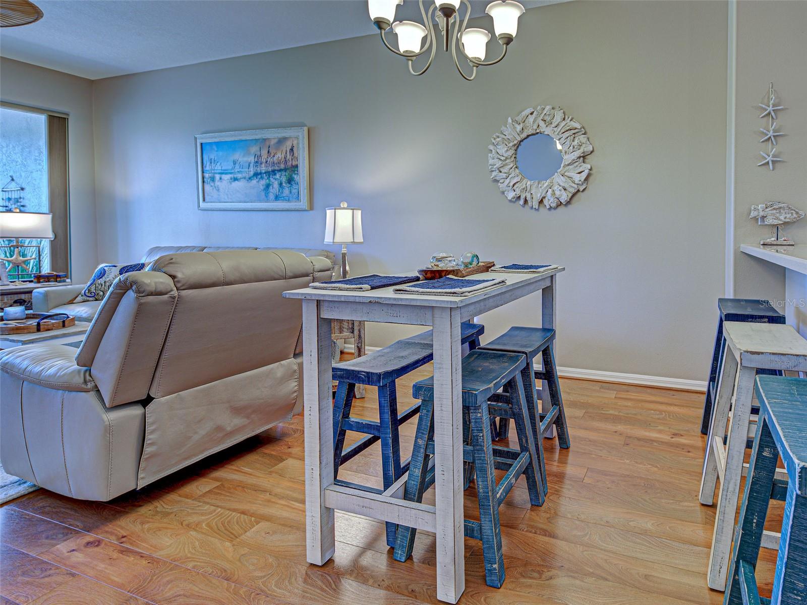 PELICAN POINTE GOLF & COUNTRY CLUB - Residential