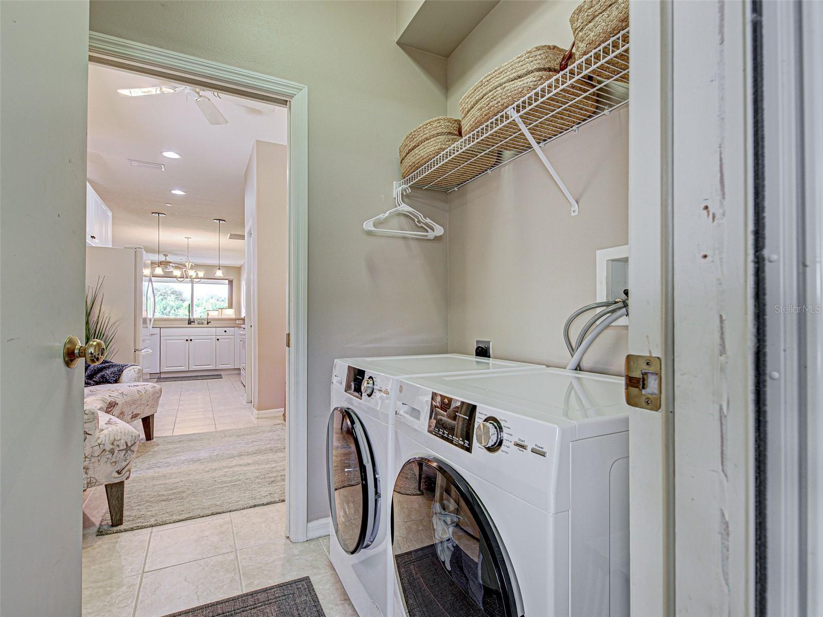 PELICAN POINTE GOLF & COUNTRY CLUB - Residential