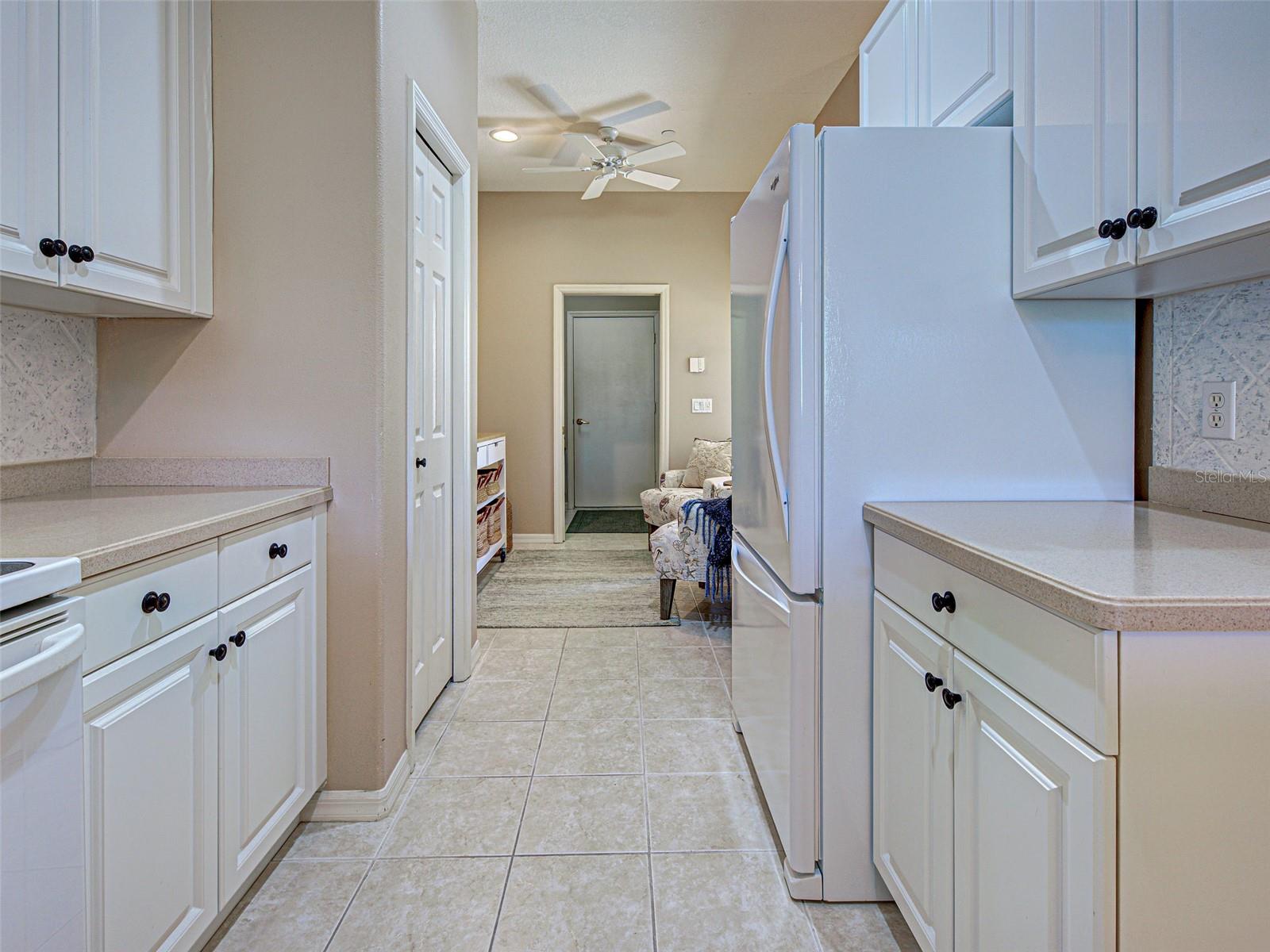 PELICAN POINTE GOLF & COUNTRY CLUB - Residential