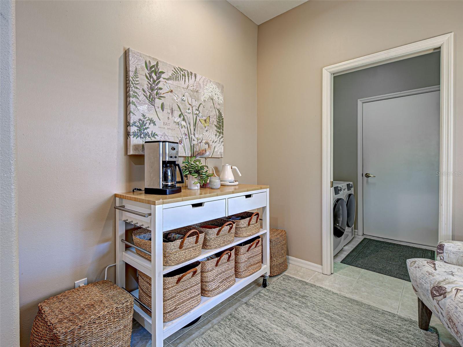 PELICAN POINTE GOLF & COUNTRY CLUB - Residential