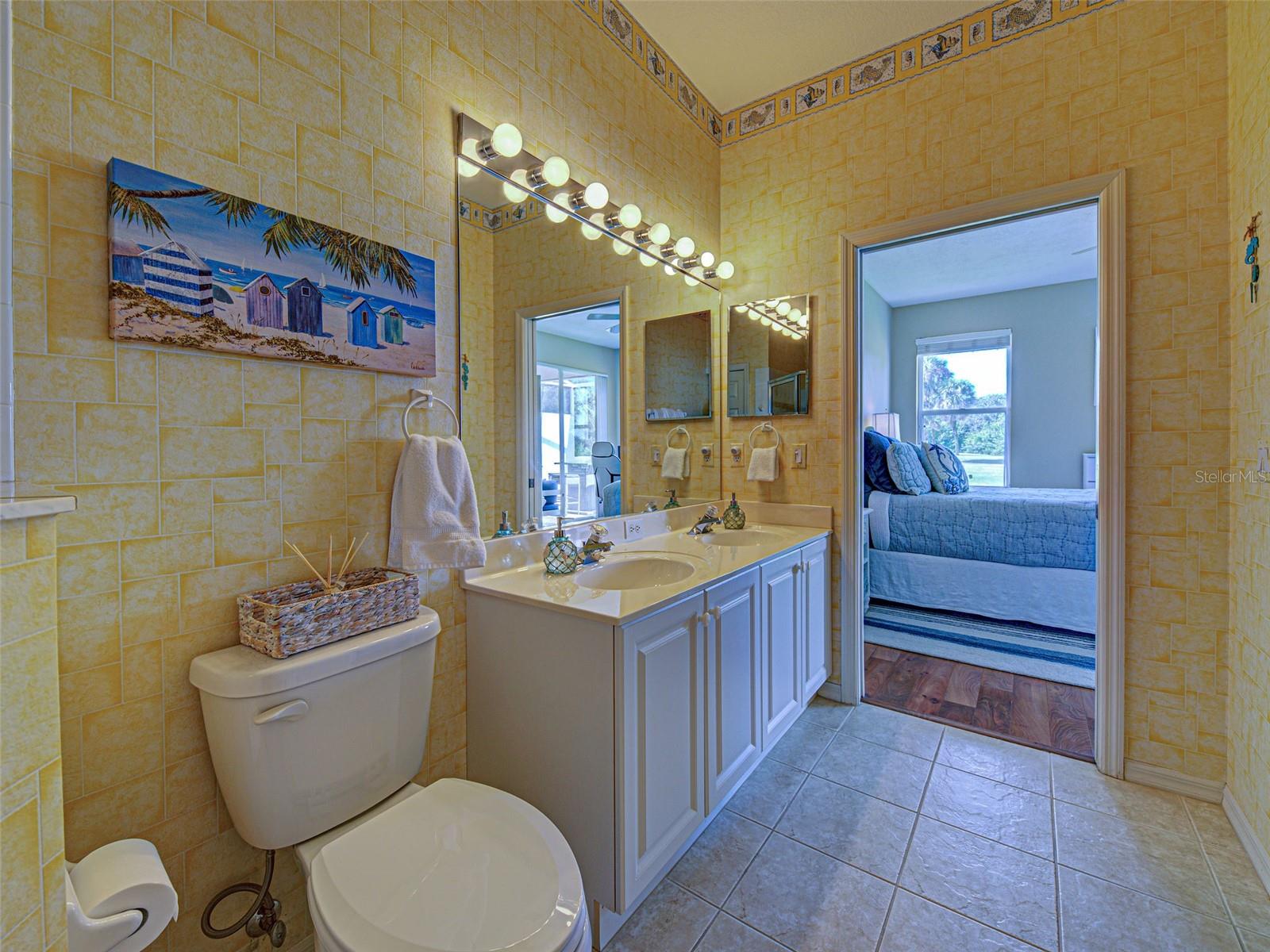 PELICAN POINTE GOLF & COUNTRY CLUB - Residential