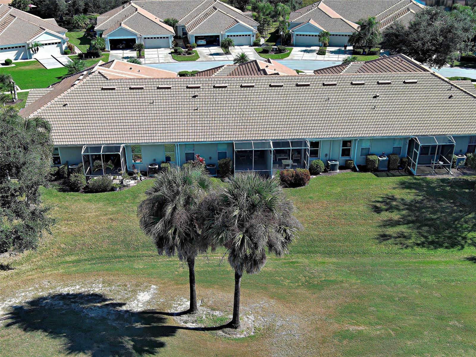 PELICAN POINTE GOLF & COUNTRY CLUB - Residential
