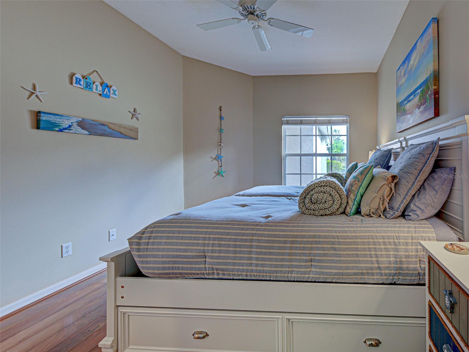 PELICAN POINTE GOLF & COUNTRY CLUB - Residential