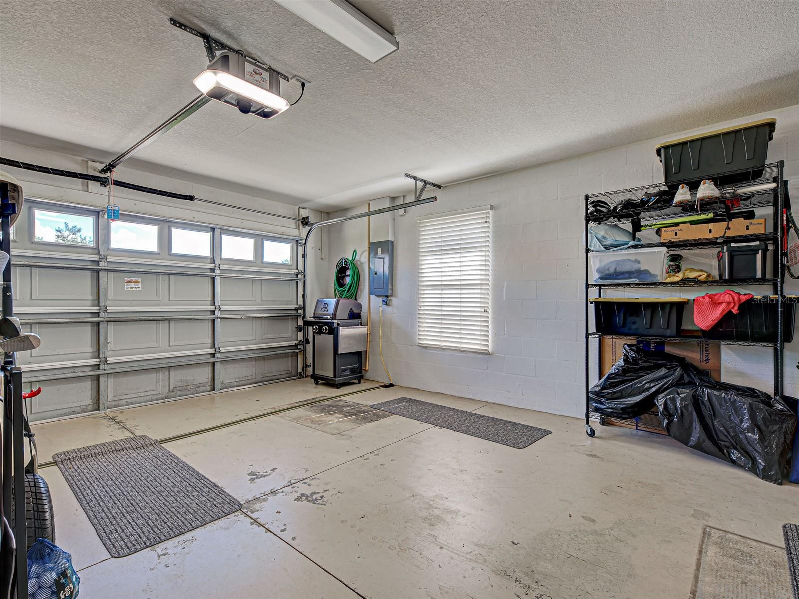 PELICAN POINTE GOLF & COUNTRY CLUB - Residential