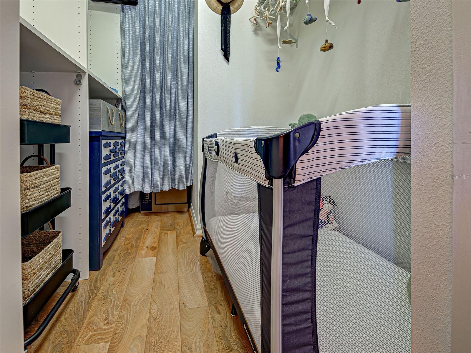 PELICAN POINTE GOLF & COUNTRY CLUB - Residential